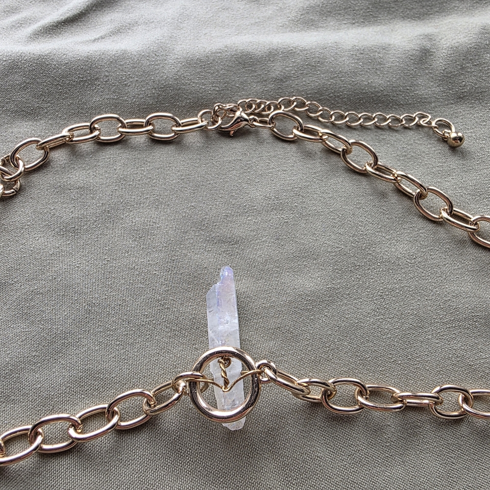 🤍 Aura Quartz Choker - Picture 7 of 7